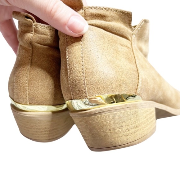 Qupid Women's Suede Chestnut Brown Beige Gold Accent Zip Up Ankle Boot Booties - Picture 12 of 16